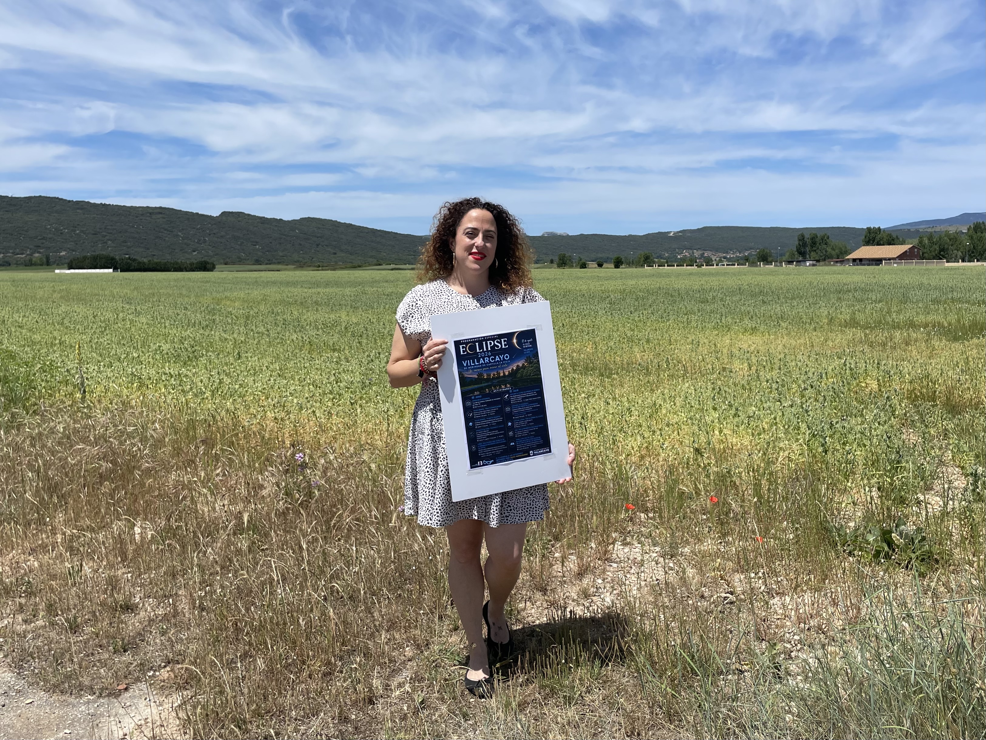 Estefanía López, concejala de Cultura, en el "Campo de Aviación".